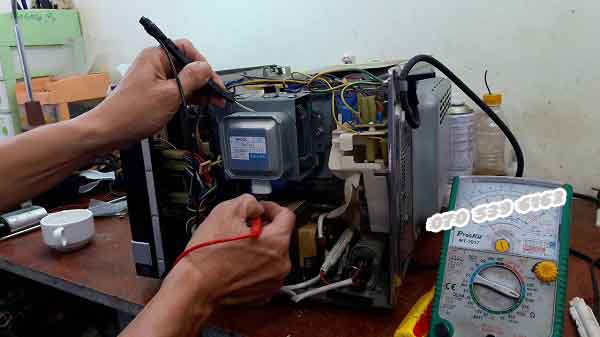 sửa lò vi sóng tại nhà không nóng mất nguồn